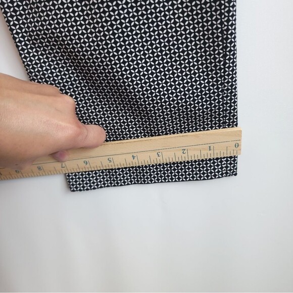 J Jill Crop Pants Preppy Acadamia Geometric Print Black White Stretchy - Picture 15 of 15